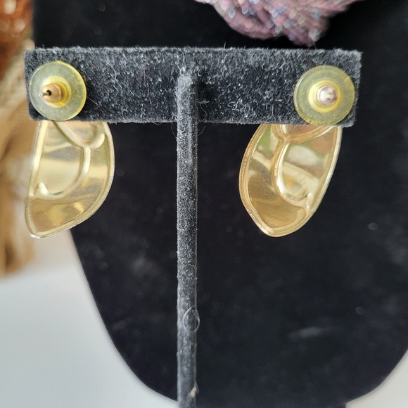 Purple Multistrand Knotted Seed Bead Necklace and Vintage Enamel Earrings - Picture 4 of 16